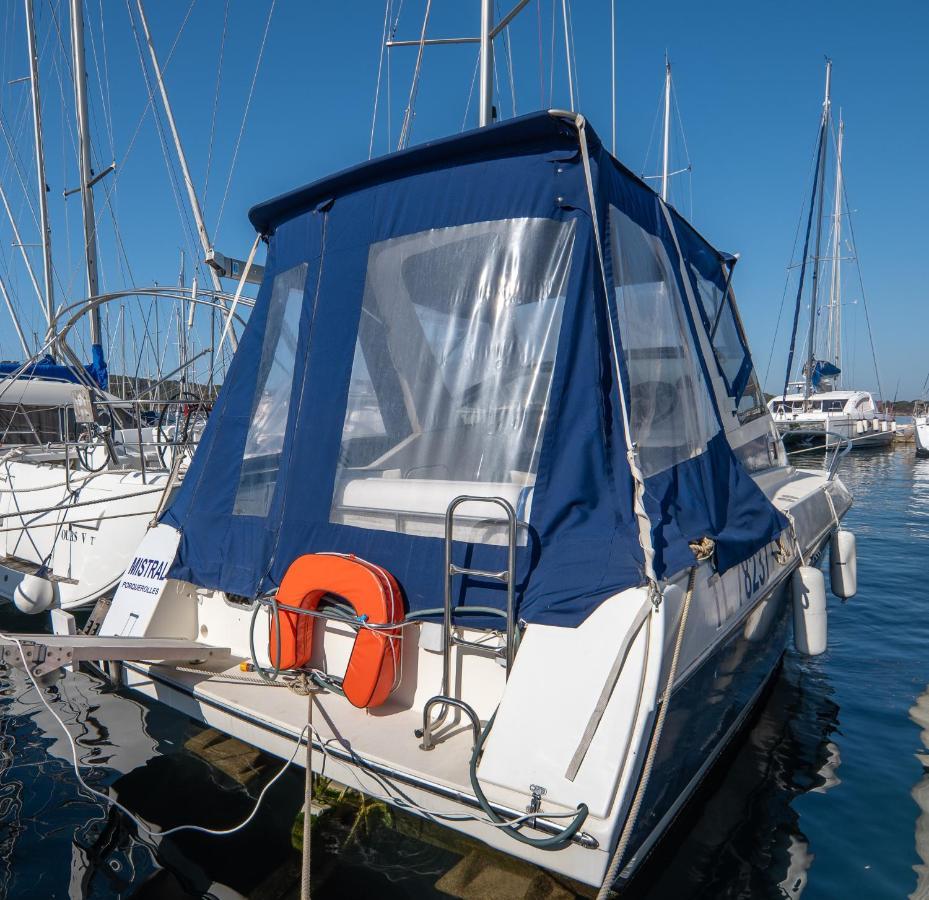 Hebergements Bateaux A Quai Porquerolles Exteriör bild