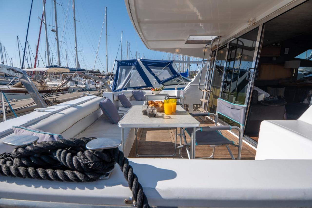Hebergements Bateaux A Quai Porquerolles Exteriör bild