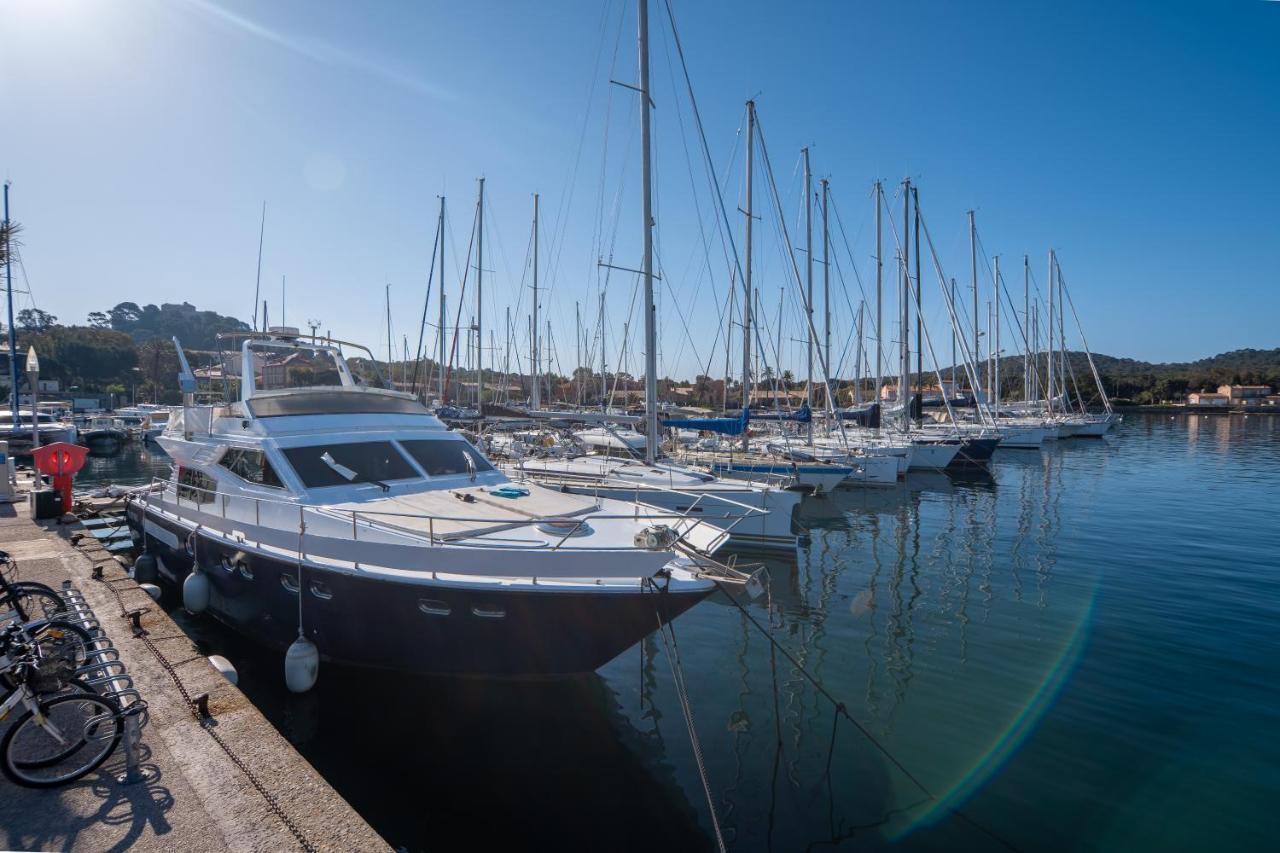 Hebergements Bateaux A Quai Porquerolles Exteriör bild