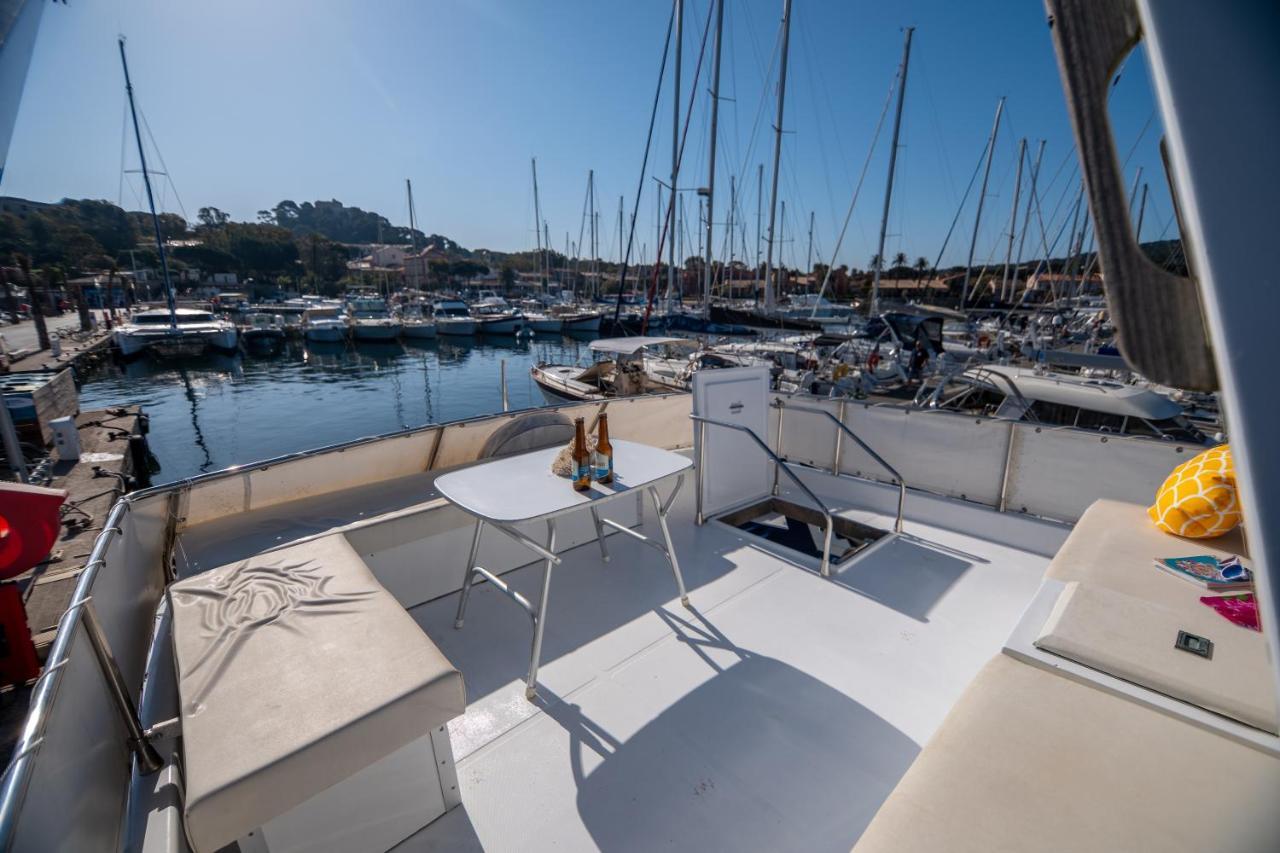 Hebergements Bateaux A Quai Porquerolles Exteriör bild