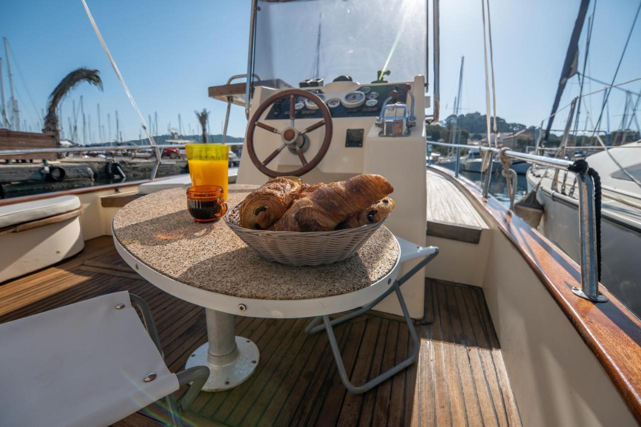Hebergements Bateaux A Quai Porquerolles Exteriör bild