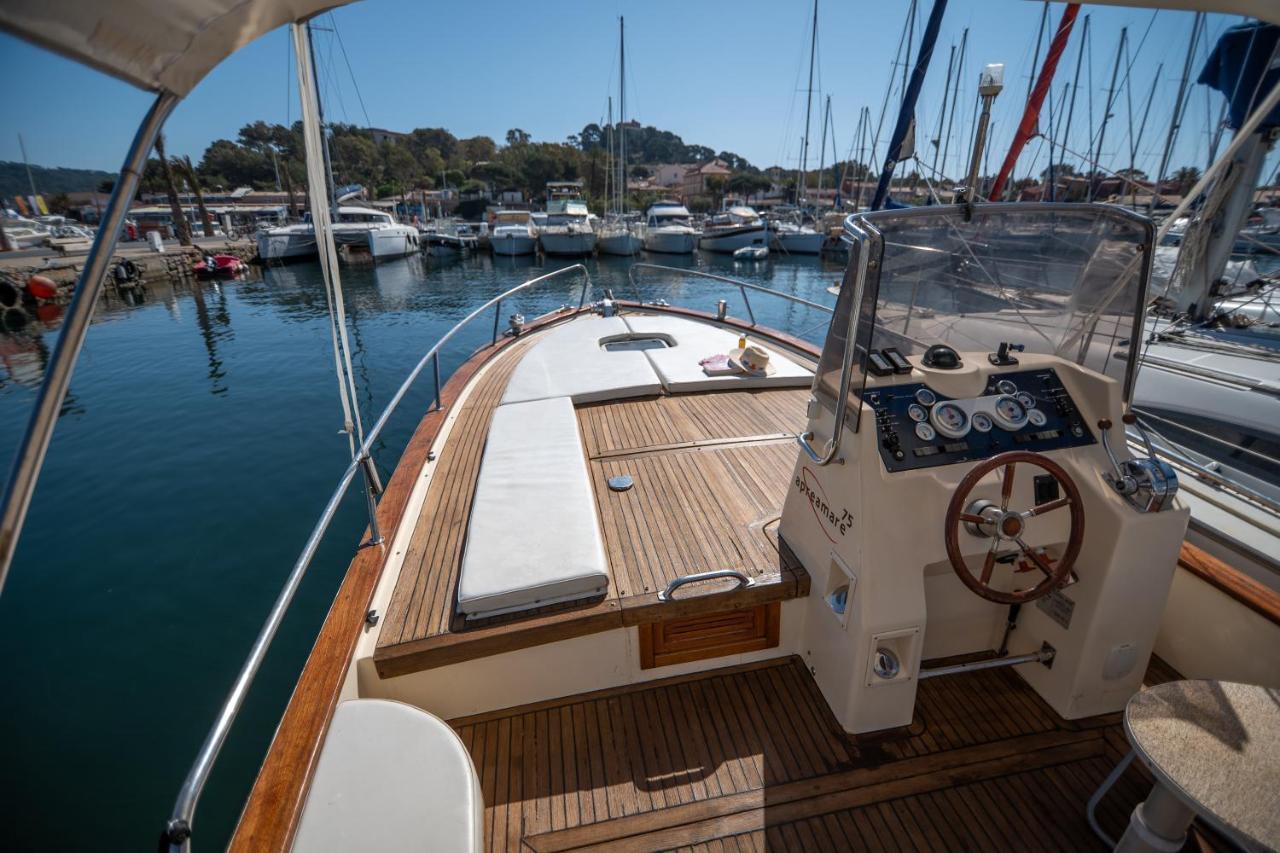 Hebergements Bateaux A Quai Porquerolles Exteriör bild