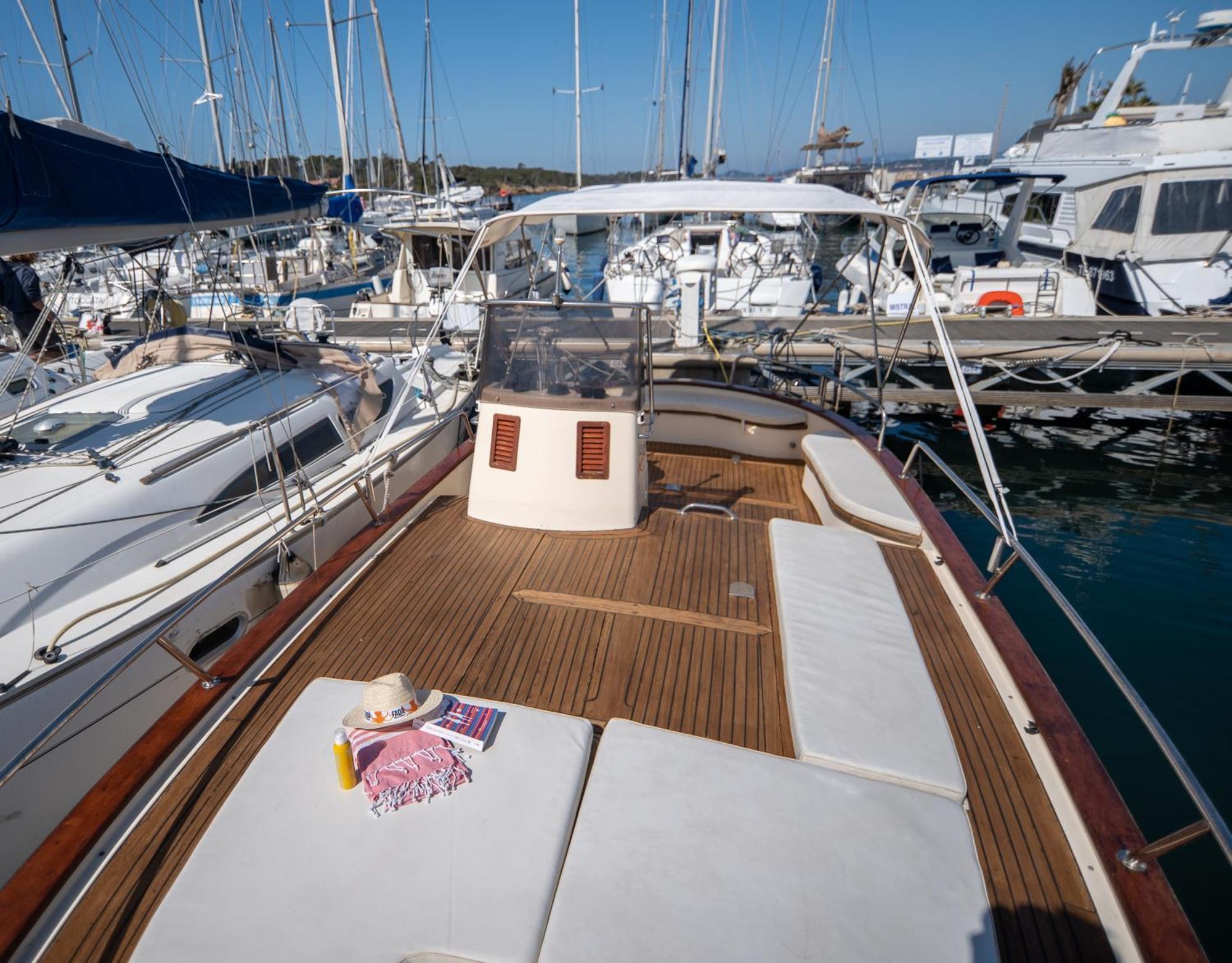 Hebergements Bateaux A Quai Porquerolles Rum bild